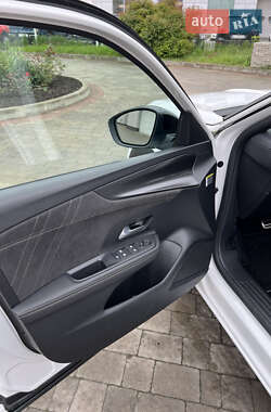 Позашляховик / Кросовер Opel Mokka-e 2021 в 