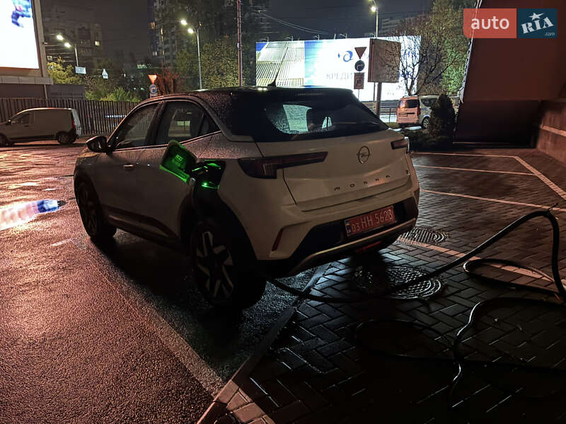 Внедорожник / Кроссовер Opel Mokka-e 2023 в Киеве