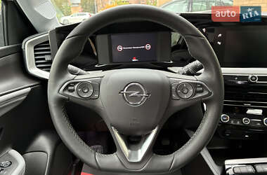 Позашляховик / Кросовер Opel Mokka-e 2023 в 