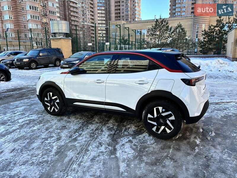 Внедорожник / Кроссовер Opel Mokka-e 2023 в Киеве
