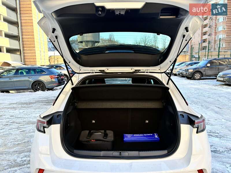 Внедорожник / Кроссовер Opel Mokka-e 2023 в Киеве