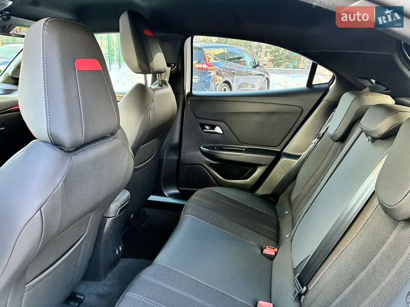 Внедорожник / Кроссовер Opel Mokka-e 2023 в Киеве