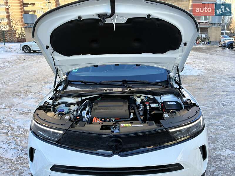 Внедорожник / Кроссовер Opel Mokka-e 2023 в Киеве