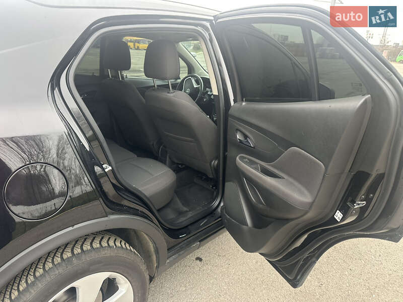 Внедорожник / Кроссовер Opel Mokka 2017 в Ужгороде