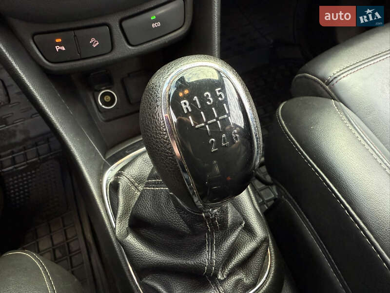 Позашляховик / Кросовер Opel Mokka 2012 в Києві