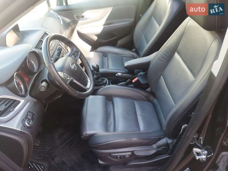 Позашляховик / Кросовер Opel Mokka 2014 в Звягелі