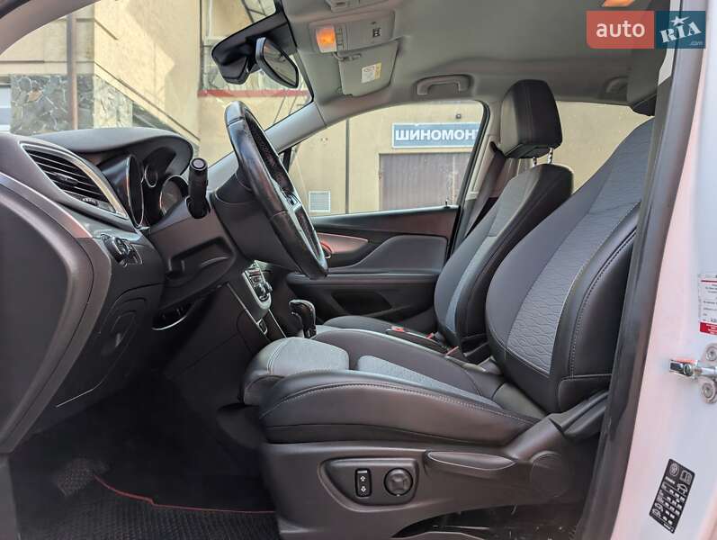 Внедорожник / Кроссовер Opel Mokka 2015 в Владимире