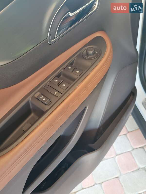 Внедорожник / Кроссовер Opel Mokka 2015 в Полтаве