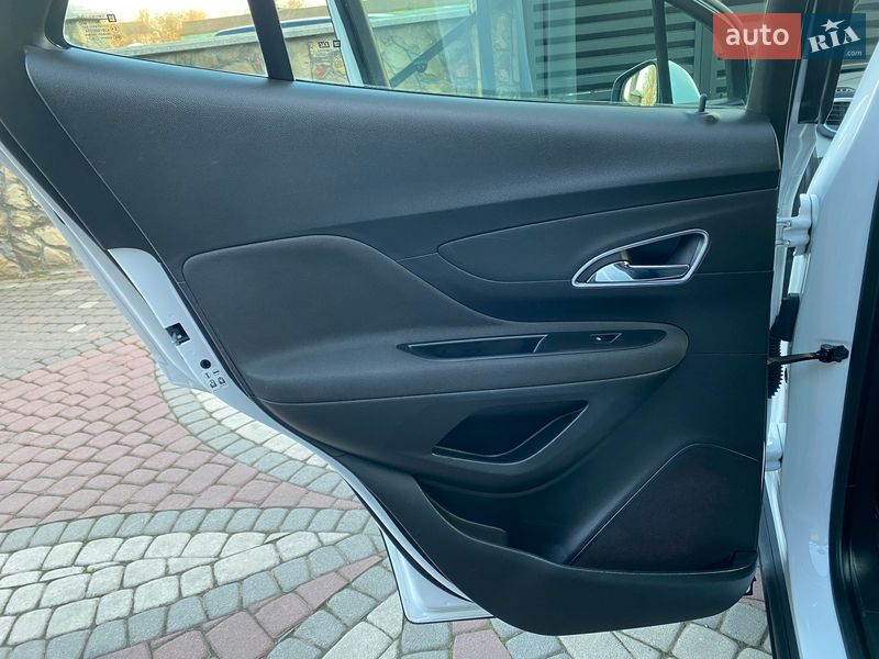 Позашляховик / Кросовер Opel Mokka 2015 в Коломиї