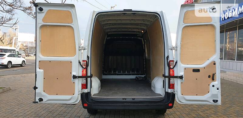 Вантажопасажирський фургон Opel Movano 2016 в Одесі