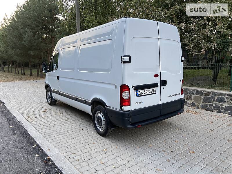 Грузопассажирский фургон Opel Movano 2005 в Ровно