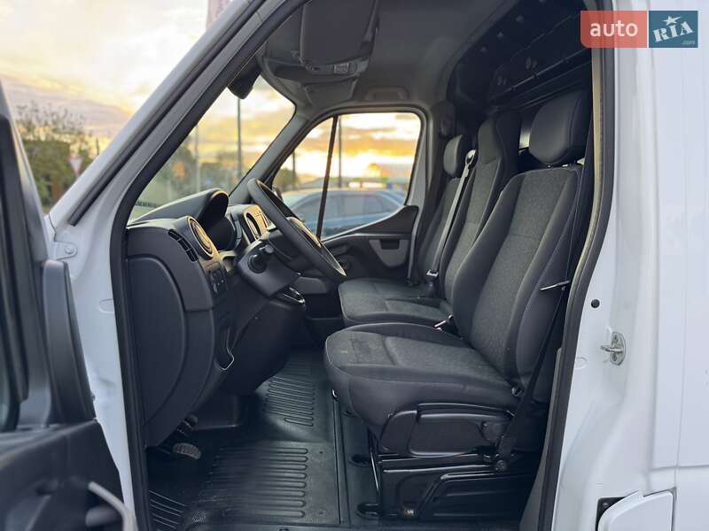 Вантажний фургон Opel Movano 2018 в Дубні