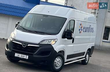 Вантажний фургон Opel Movano 2022 в Радивиліві