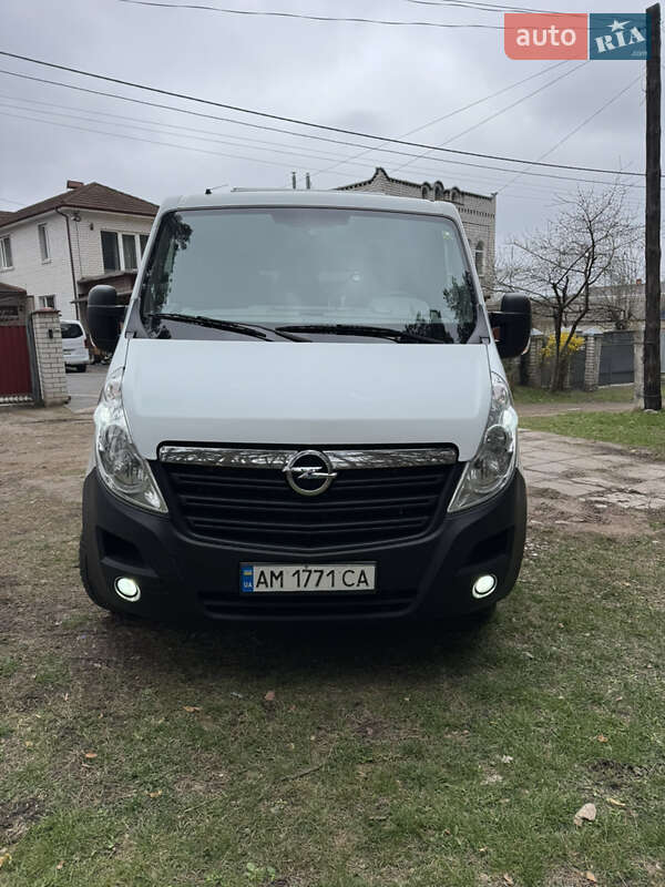 Грузопассажирский фургон Opel Movano 2017 в Житомире