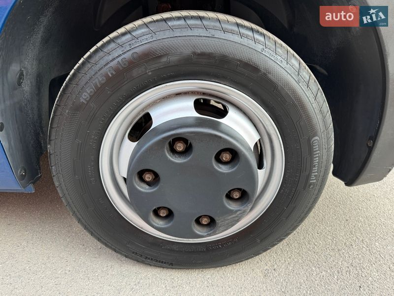 Вантажний фургон Opel Movano 2015 в Вінниці