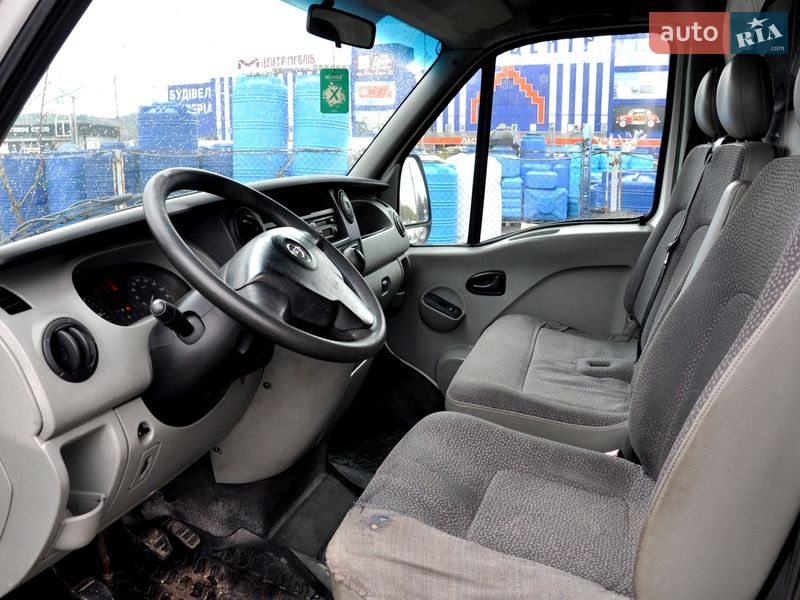 Вантажний фургон Opel Movano 2005 в Львові