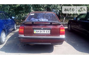 Седан Opel Omega 1991 в Киеве