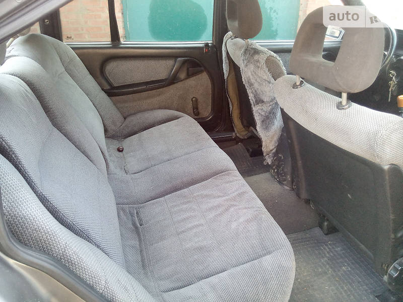 Седан Opel Omega 1992 в Славянске