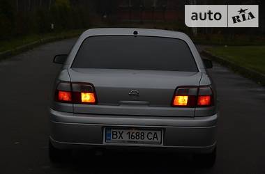 Седан Opel Omega 2003 в Ровно