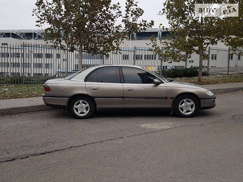 Седан Opel Omega 1998 в Днепре