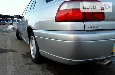 Седан Opel Omega 2000 в Ивано-Франковске