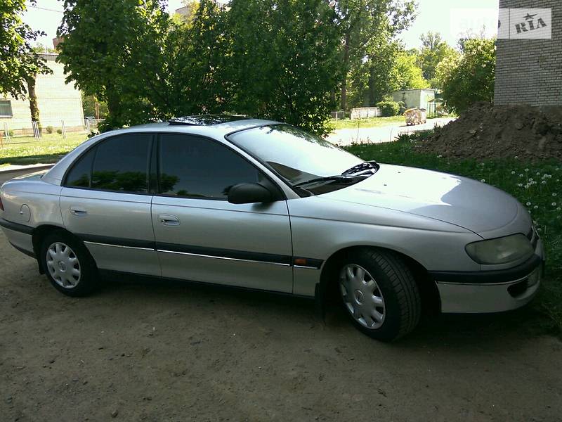 Седан Opel Omega 1994 в Львові