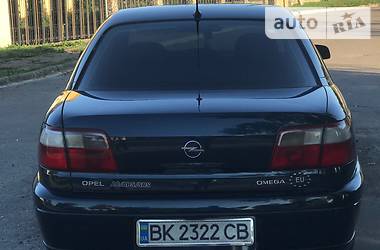 Седан Opel Omega 2003 в Дубно