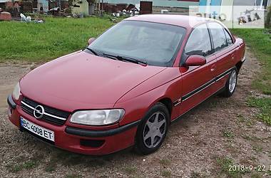 Седан Opel Omega 1995 в Самборе