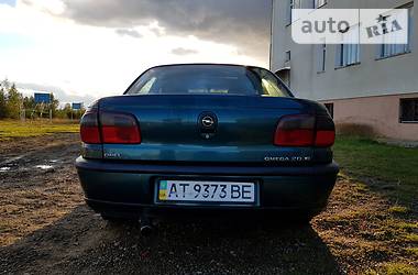 Седан Opel Omega 1996 в Ивано-Франковске