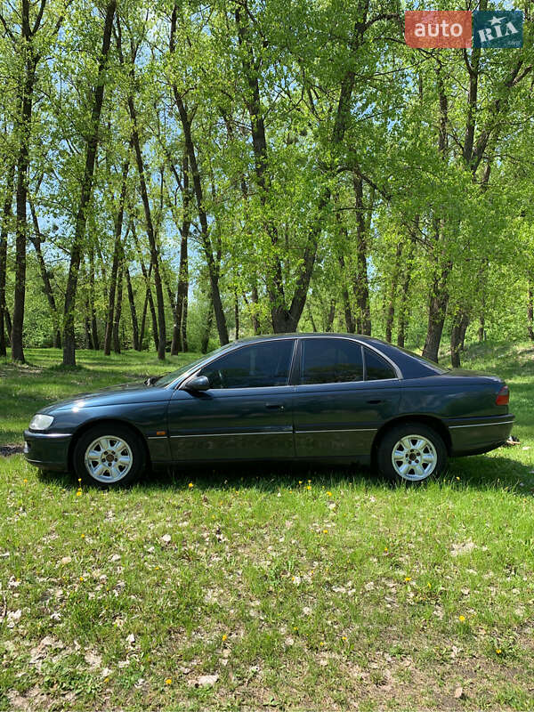Седан Opel Omega 1995 в Гадячі