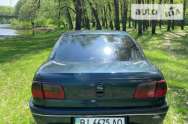 Седан Opel Omega 1995 в Гадяче
