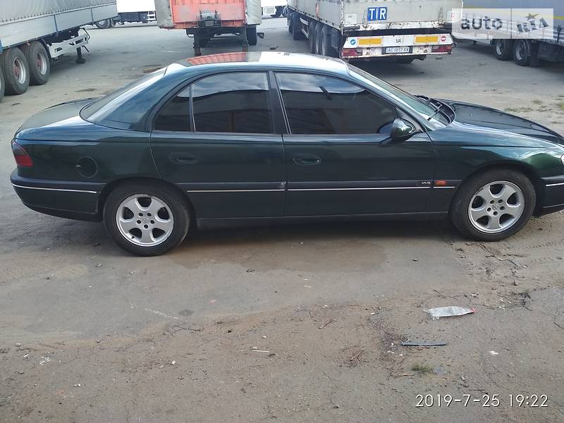 Седан Opel Omega 1999 в Луцке