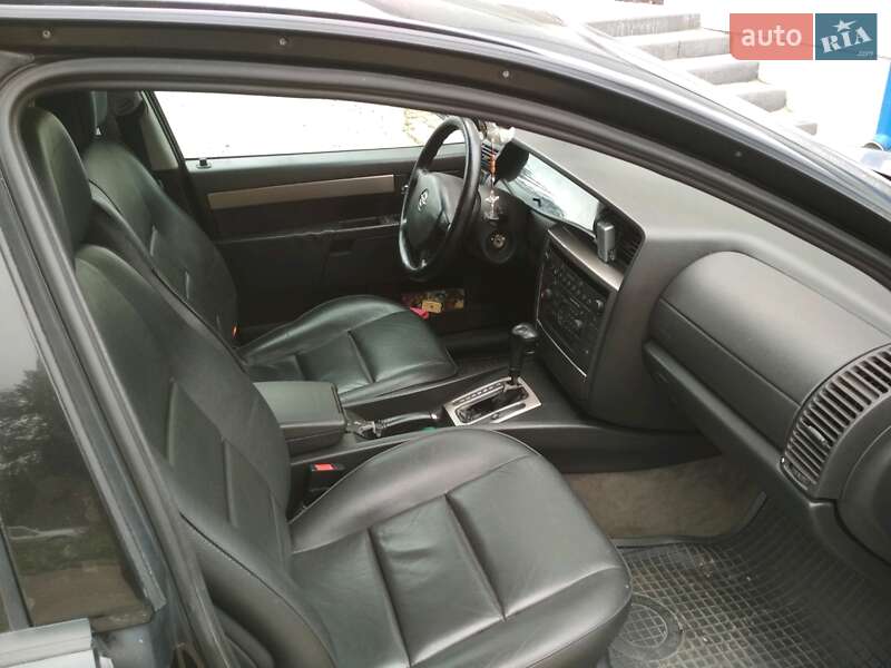 Універсал Opel Omega 2003 в Бориславі