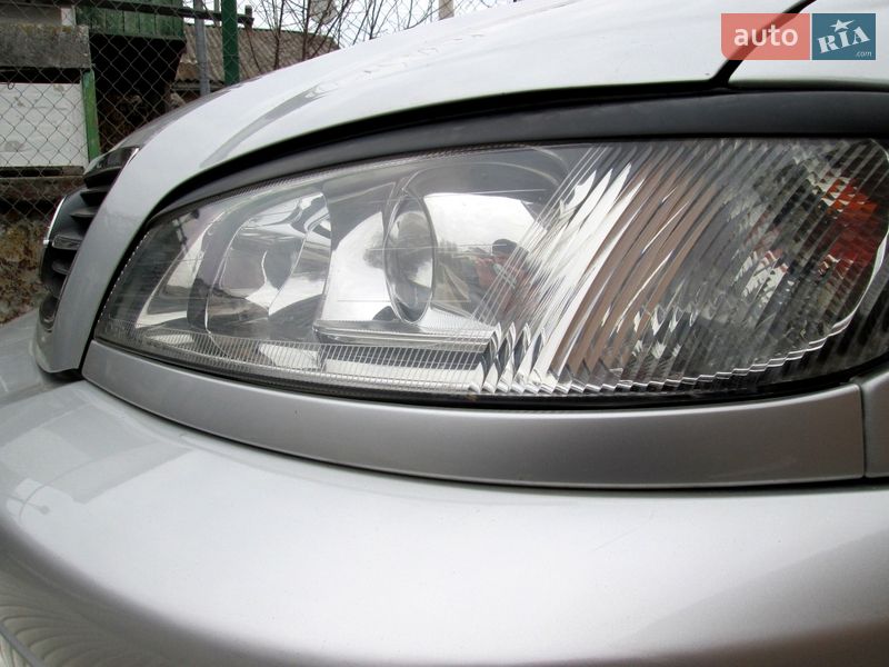 Седан Opel Omega 2003 в Черкасах