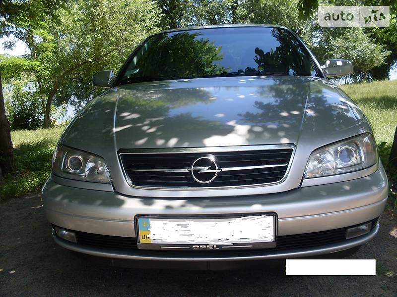 Седан Opel Omega 2000 в Гайвороне