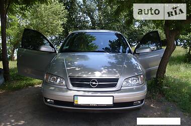 Седан Opel Omega 2000 в Гайвороне