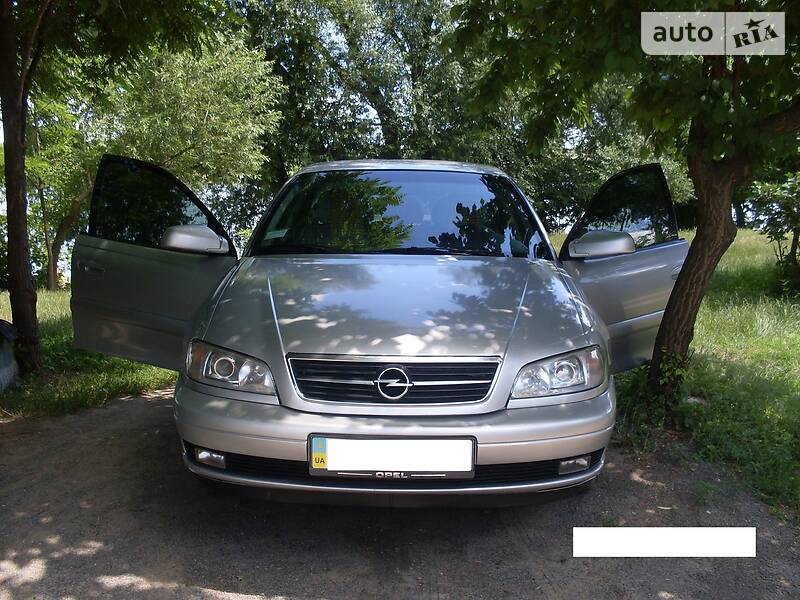 Opel Omega 2000