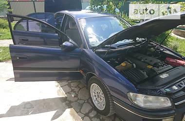 Седан Opel Omega 1995 в Черновцах