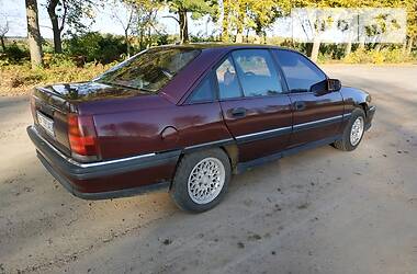 Седан Opel Omega 1991 в Ровно