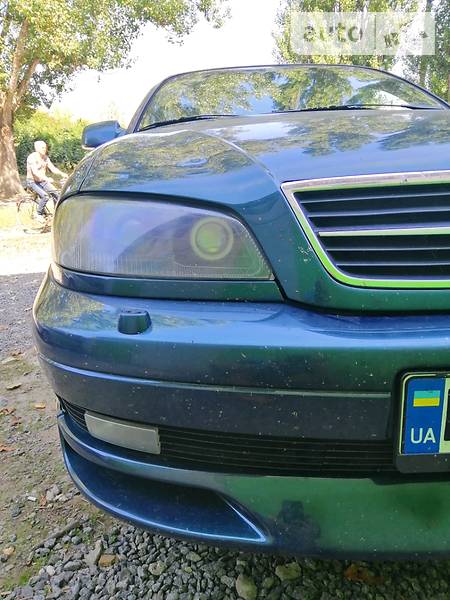 Седан Opel Omega 1995 в Староконстантинове