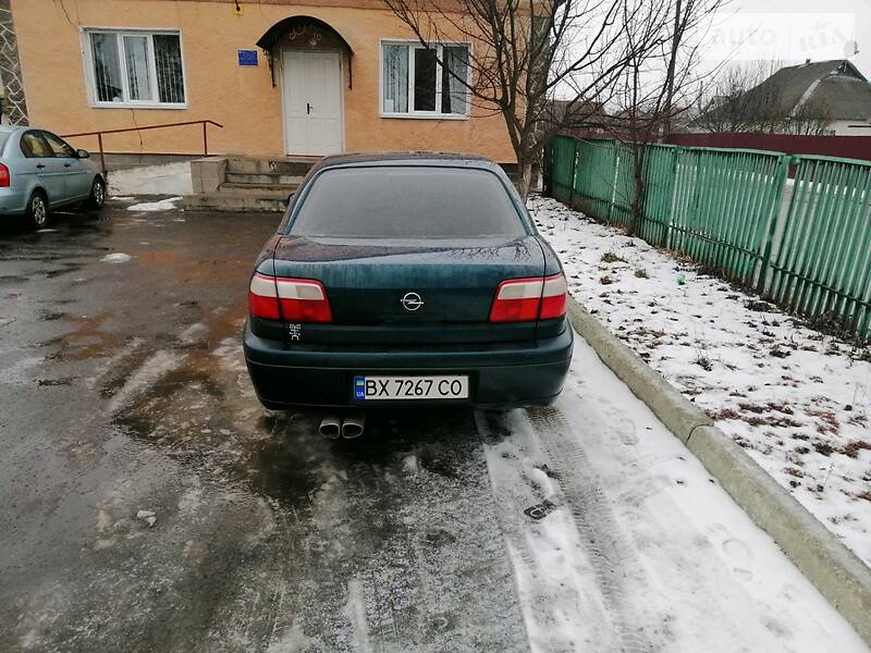 Седан Opel Omega 1995 в Староконстантинове