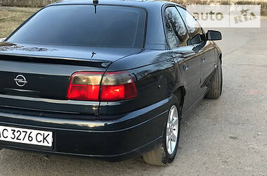 Седан Opel Omega 2002 в Нововолынске