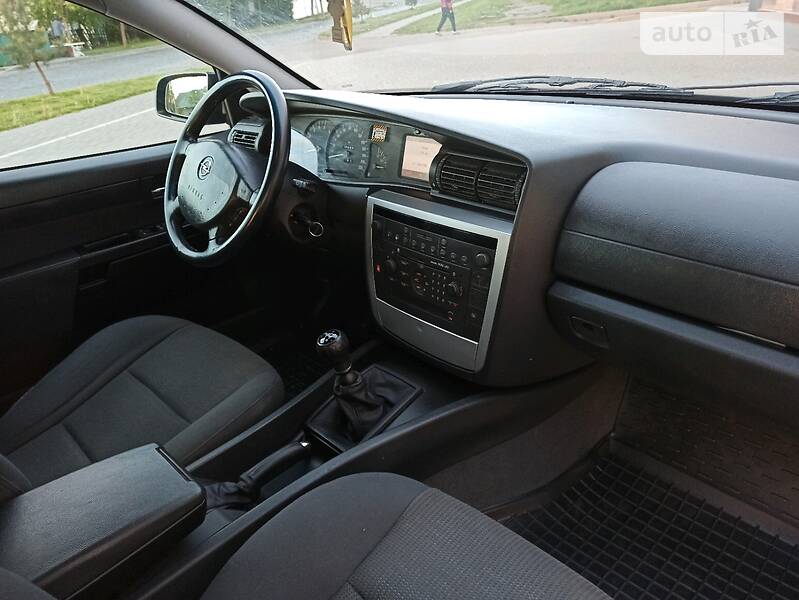 Універсал Opel Omega 2002 в Луцьку