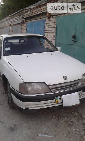 Седан Opel Omega 1991 в Днепре