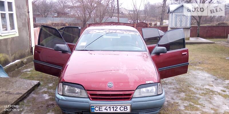 Седан Opel Omega 1990 в Черновцах