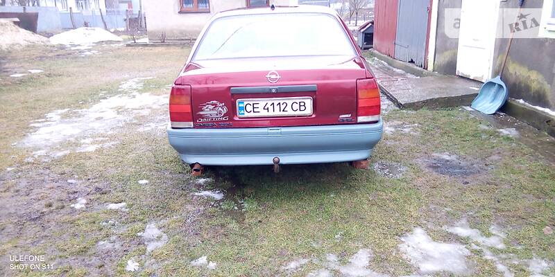 Седан Opel Omega 1990 в Черновцах