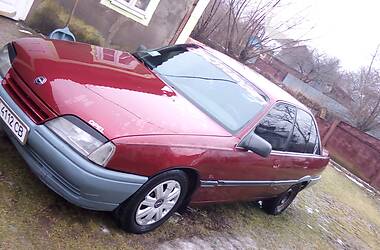 Седан Opel Omega 1990 в Черновцах