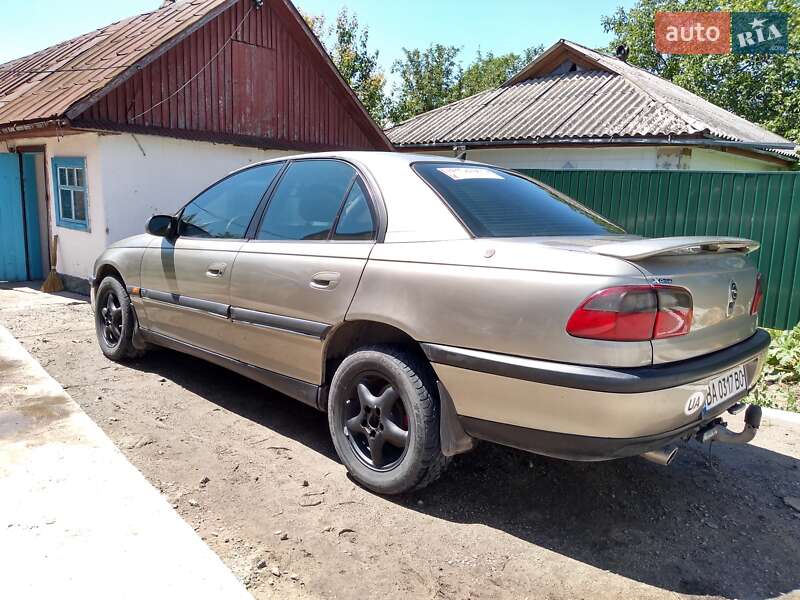 Седан Opel Omega 1996 в Благовіщенську