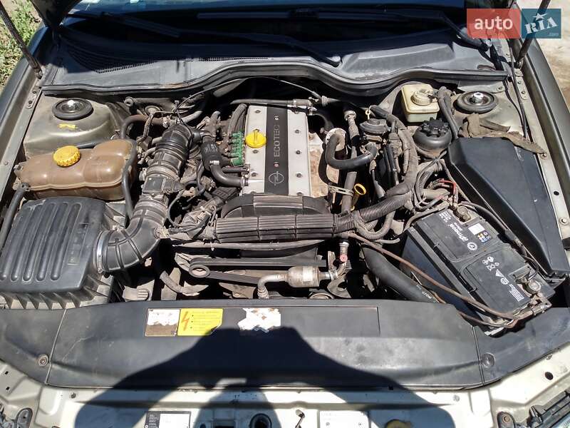 Седан Opel Omega 1996 в Благовіщенську