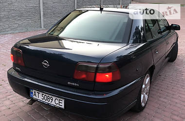 Седан Opel Omega 2002 в Львове